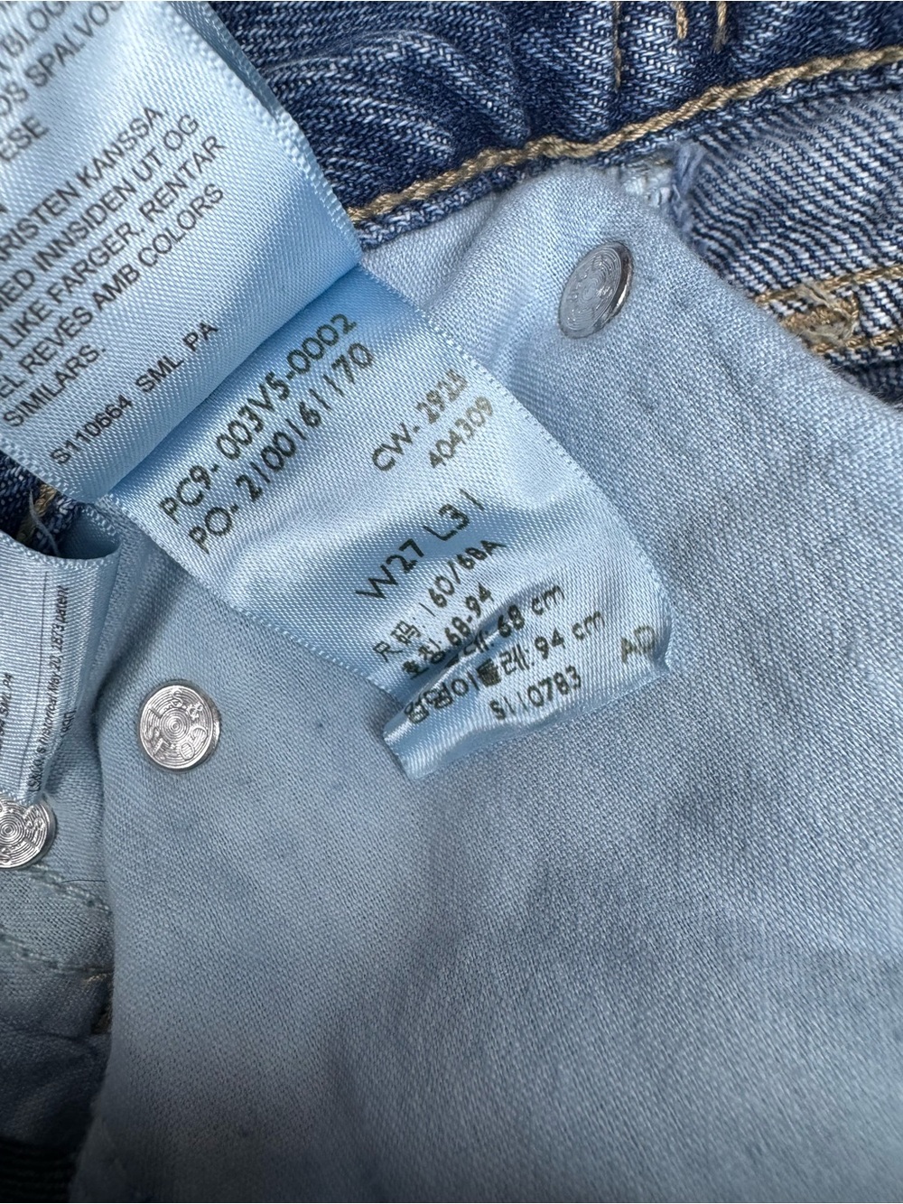 Levi’s Women’s Cinch Barrel Jeans - Let Love In Size 27x31 NWOT - Picture 8 of 12